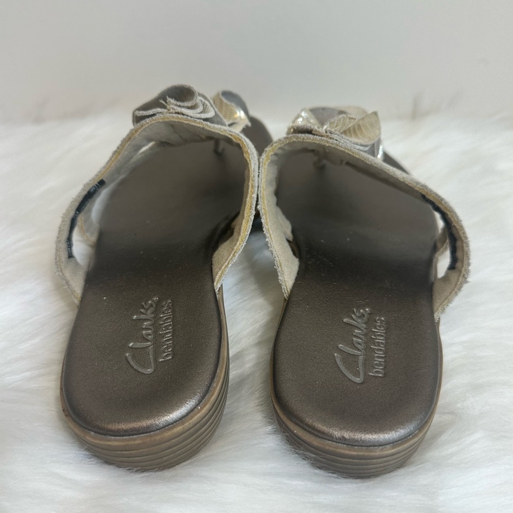 Clarks Metallic Gold Leather Ruffle Thong Slide Sandals 1”Wedge Heel Size 6M - Picture 13 of 16